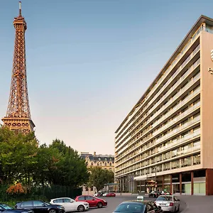 Pullman Tour Eiffel Párizs